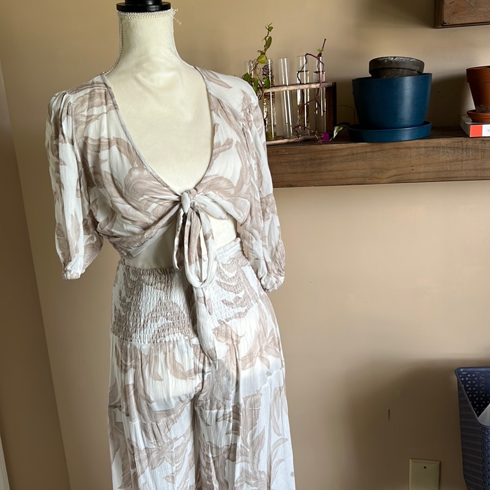 Juniper Blu resort wear crop top and wide leg pant size medium